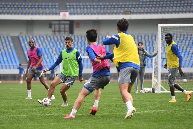 完美世界对战平台-【2021中超巡礼】招兵买马大扩军 沧州雄狮要换活法