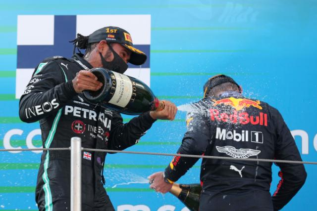 完美世界对战平台-红牛性能继续提升 维斯塔潘仍是汉密尔顿最大对手