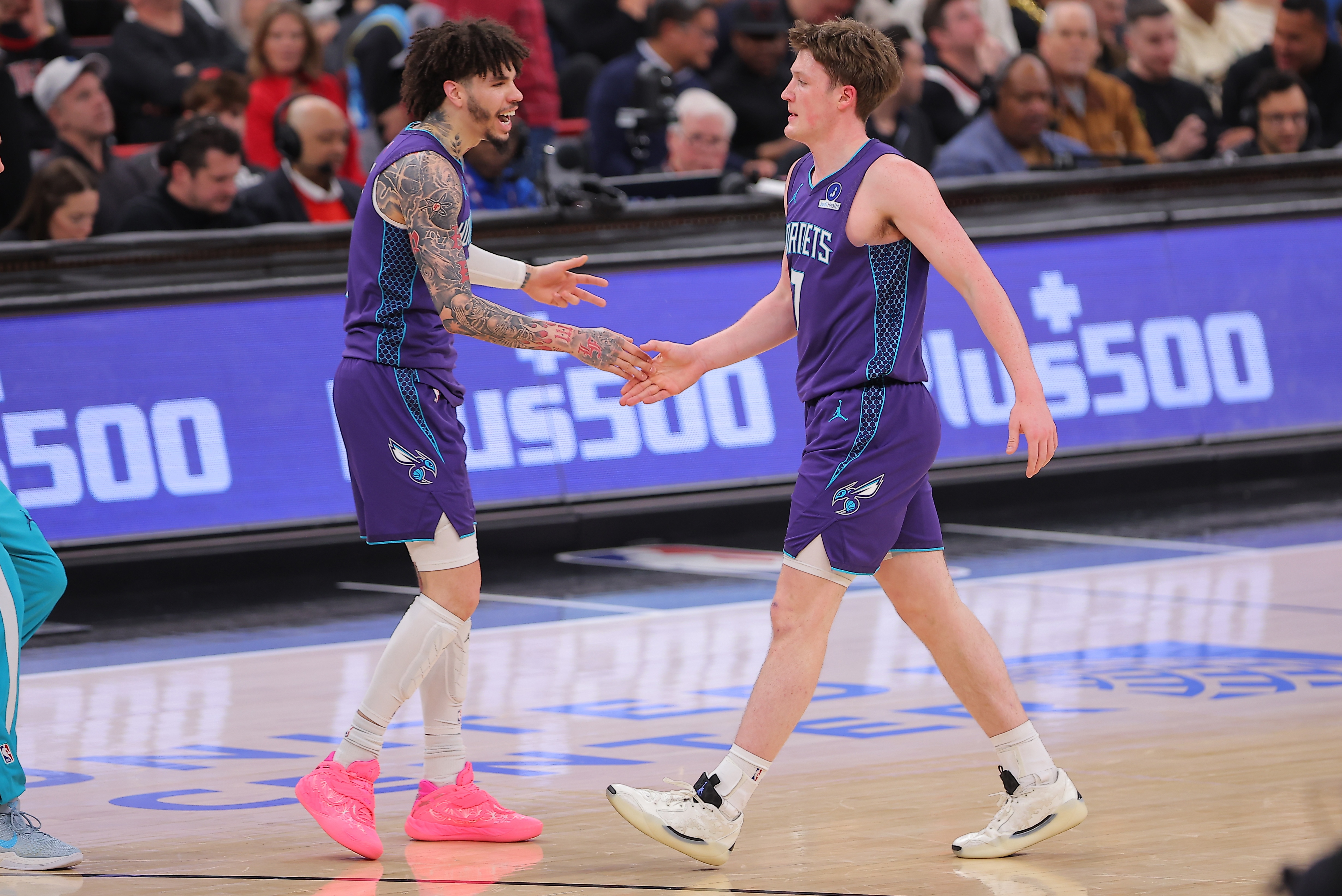 完美世界电竞平台-NBA彩经:黄蜂拿下魔术&勇士射落太阳分别锁定分区第八
